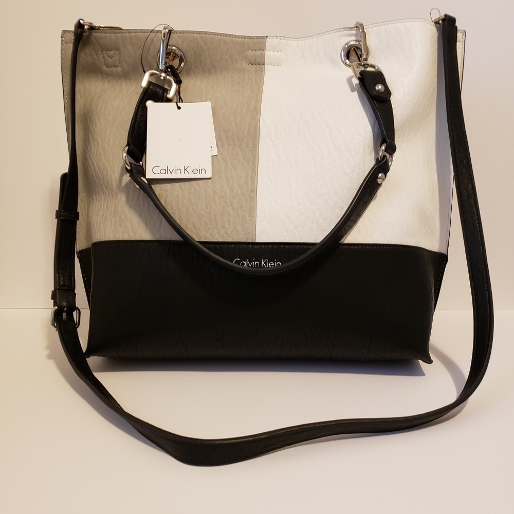 CALVIN KLEIN REVERSIBLE SONOMA TOTE AND POUCH
